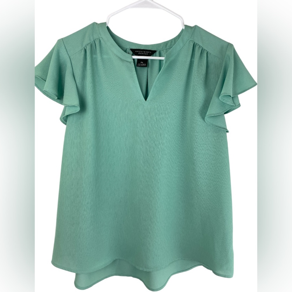 Investments Petites Women’s L Green Light & Flowy V-neck Ruffle Short Sleeve Top - Picture 2 of 8